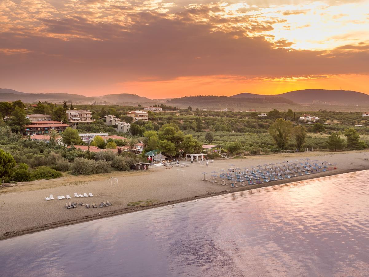 Coral Blue Beach Hotel غيراكيني المظهر الخارجي الصورة