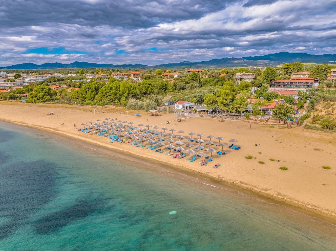 Coral Blue Beach Hotel غيراكيني المظهر الخارجي الصورة